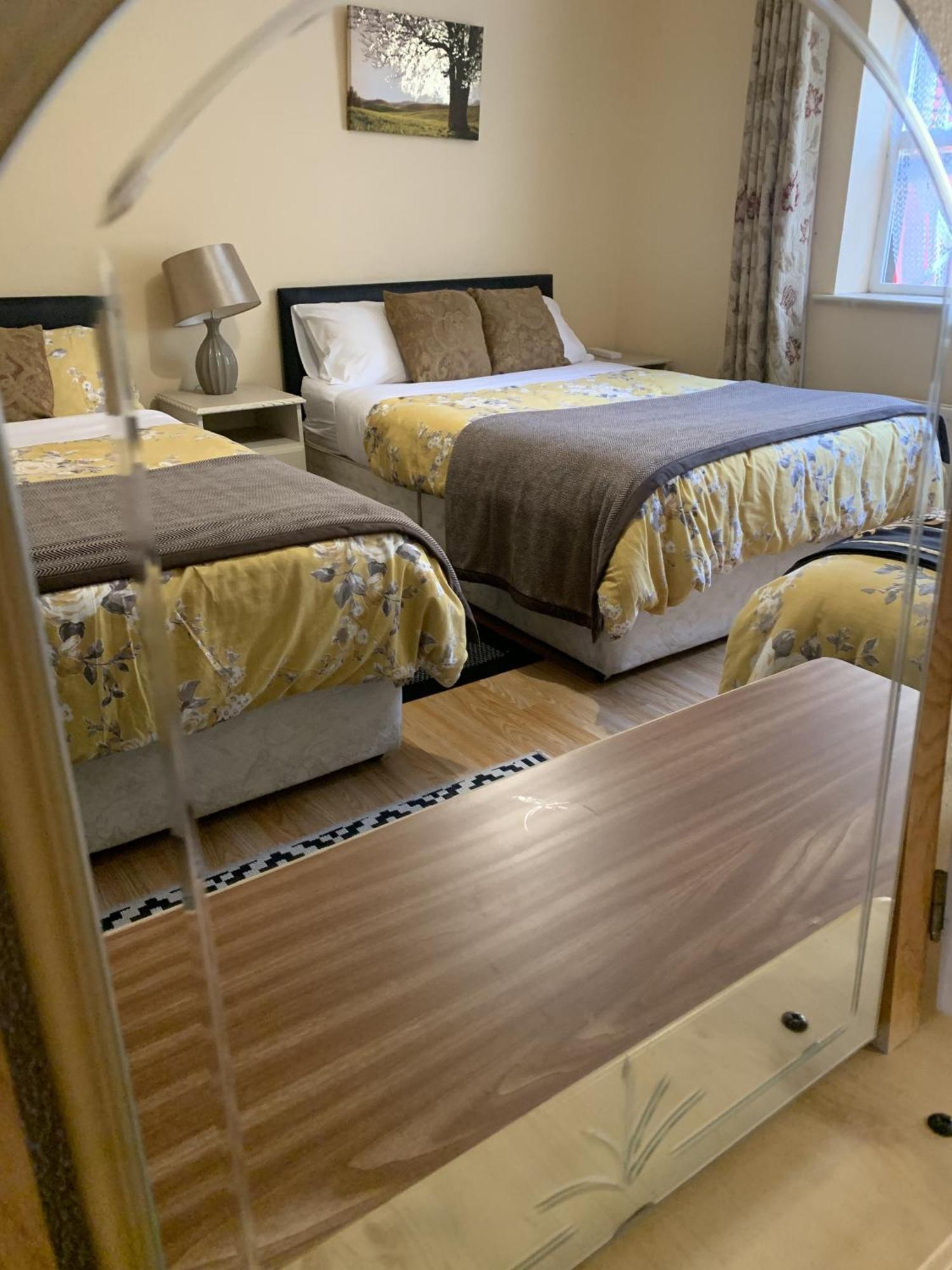 Boland'S Accommodation Дингъл Екстериор снимка