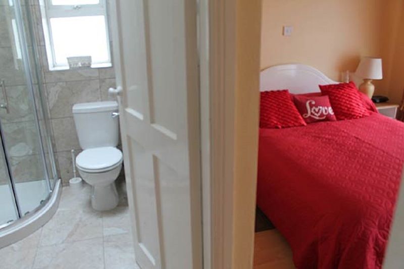 Boland'S Accommodation Дингъл Екстериор снимка